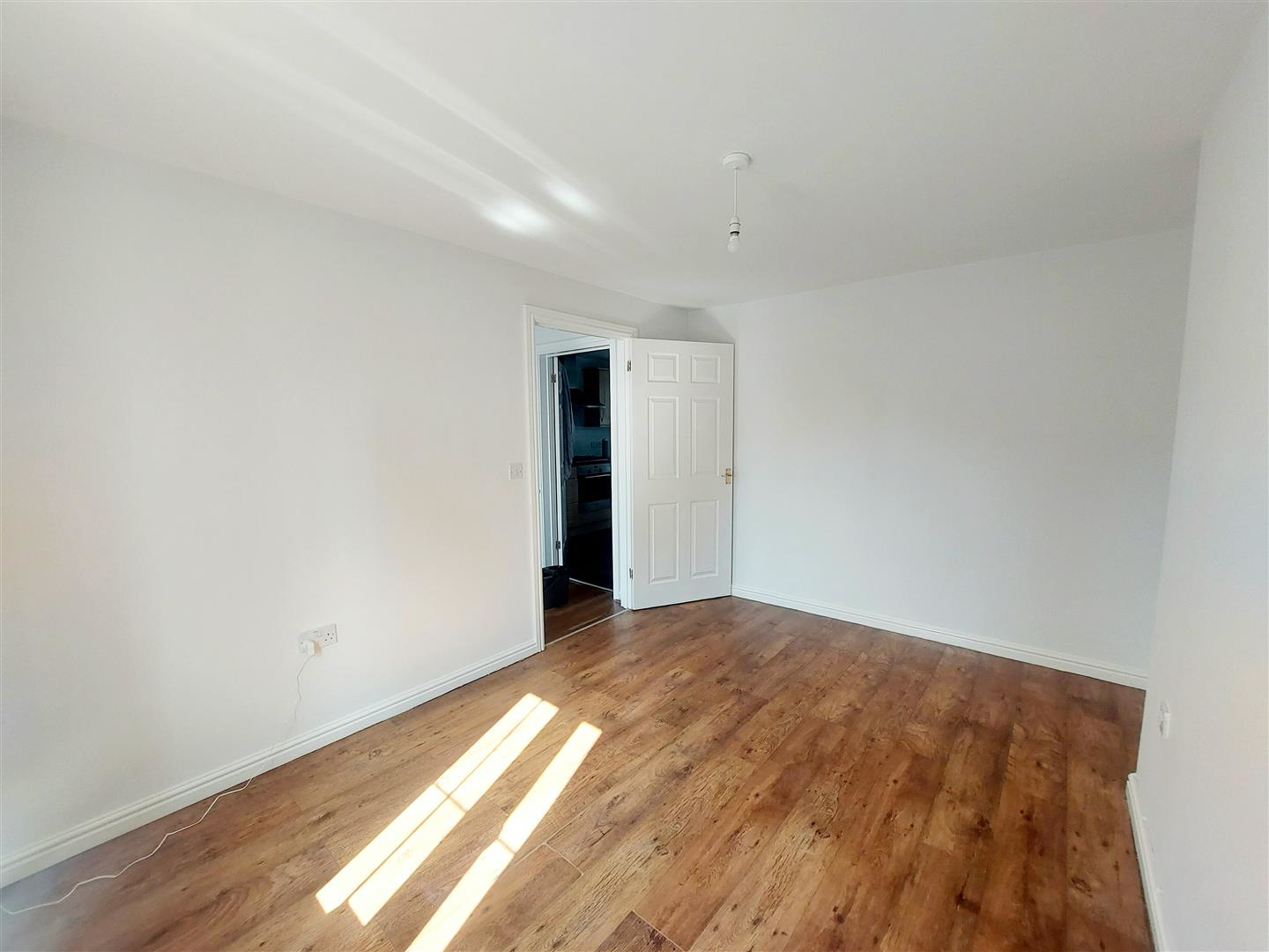 Six Mills Avenue, Gorseinon, Swansea, photo 2
