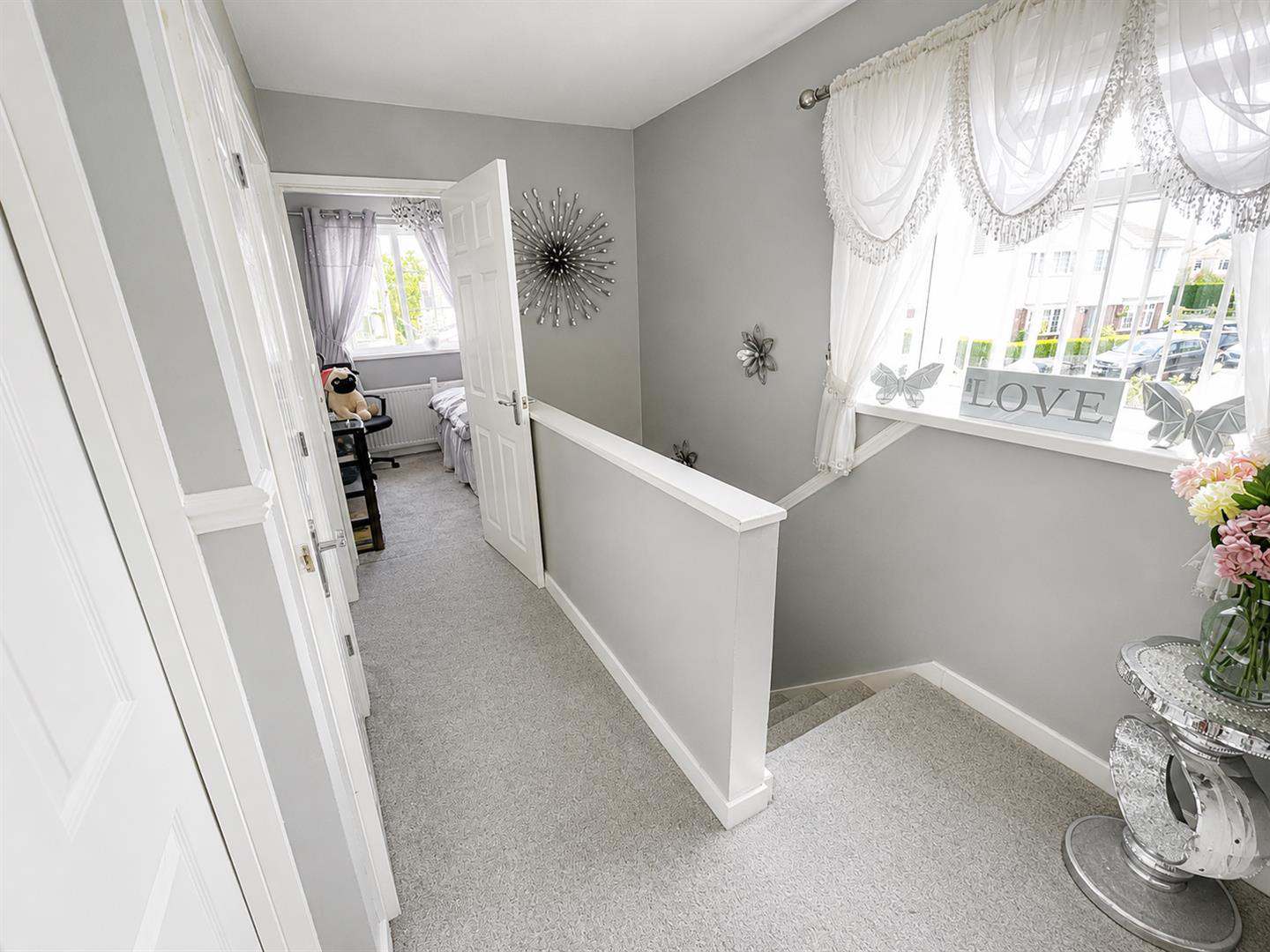 Clos Vernon Watkins, Gorseinon, Swansea, photo 11