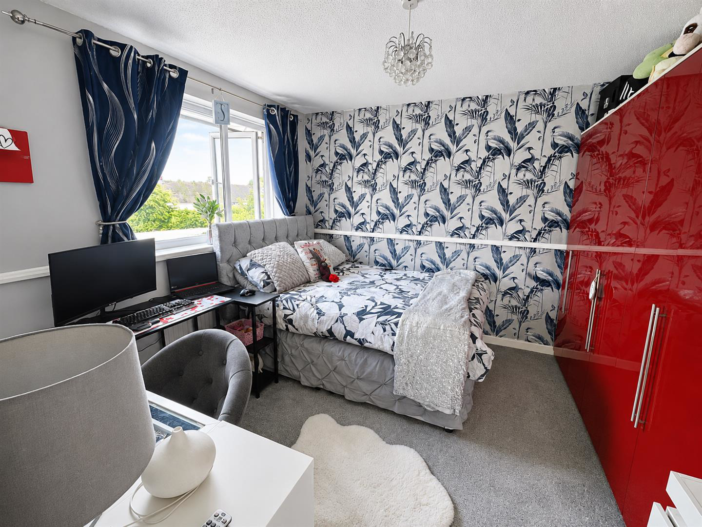Clos Vernon Watkins, Gorseinon, Swansea, photo 9