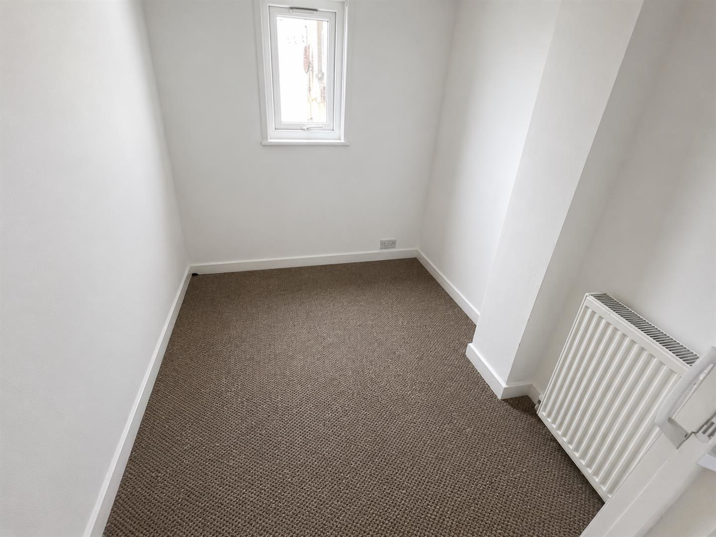 Alexandra Road, Gorseinon, Swansea, photo 10