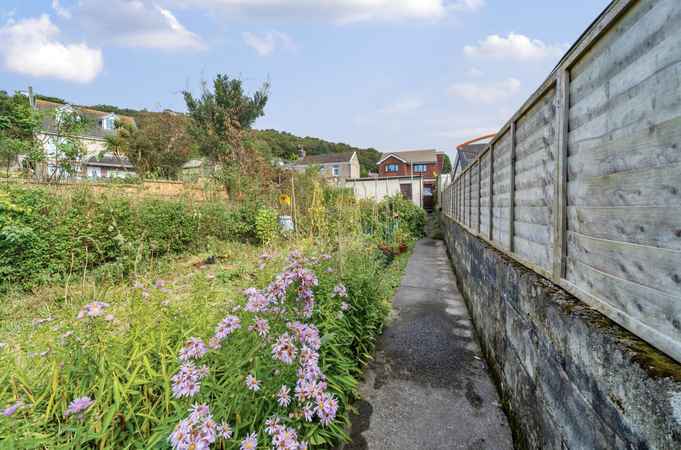 Bassett Terrace, Llanelli, photo 14