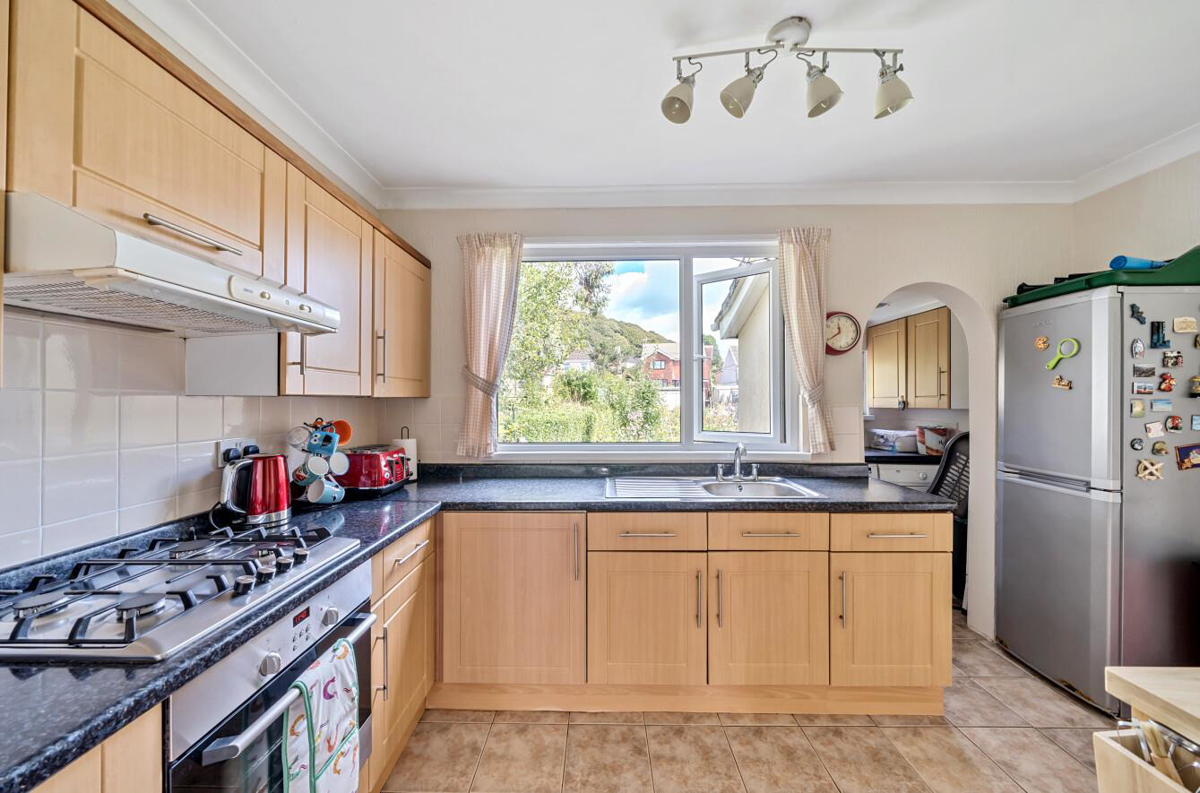 Bassett Terrace, Llanelli, photo 6