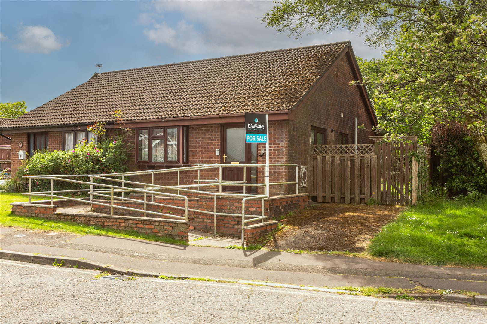 Y Llwyni, Llangyfelach, Swansea