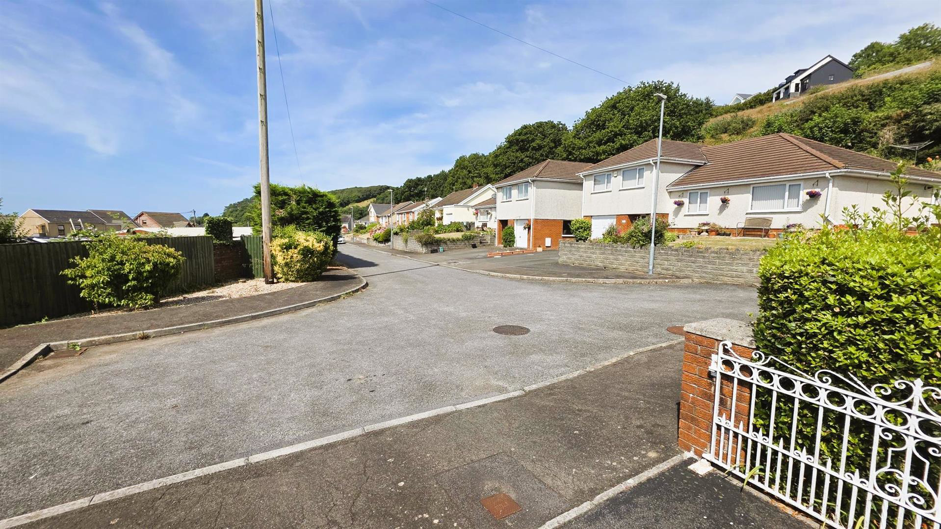 Gwscwm Road, Burry Port, photo 32