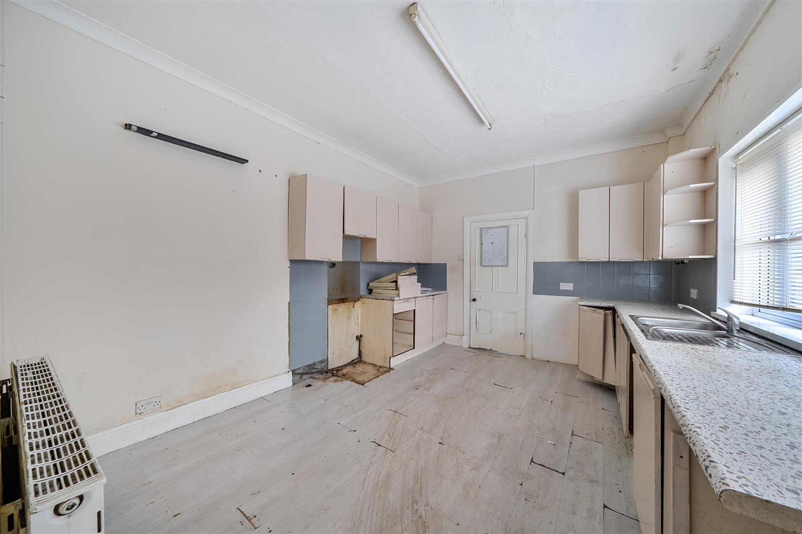 Montpelier Terrace, Mount Pleasant, Swansea, photo 5