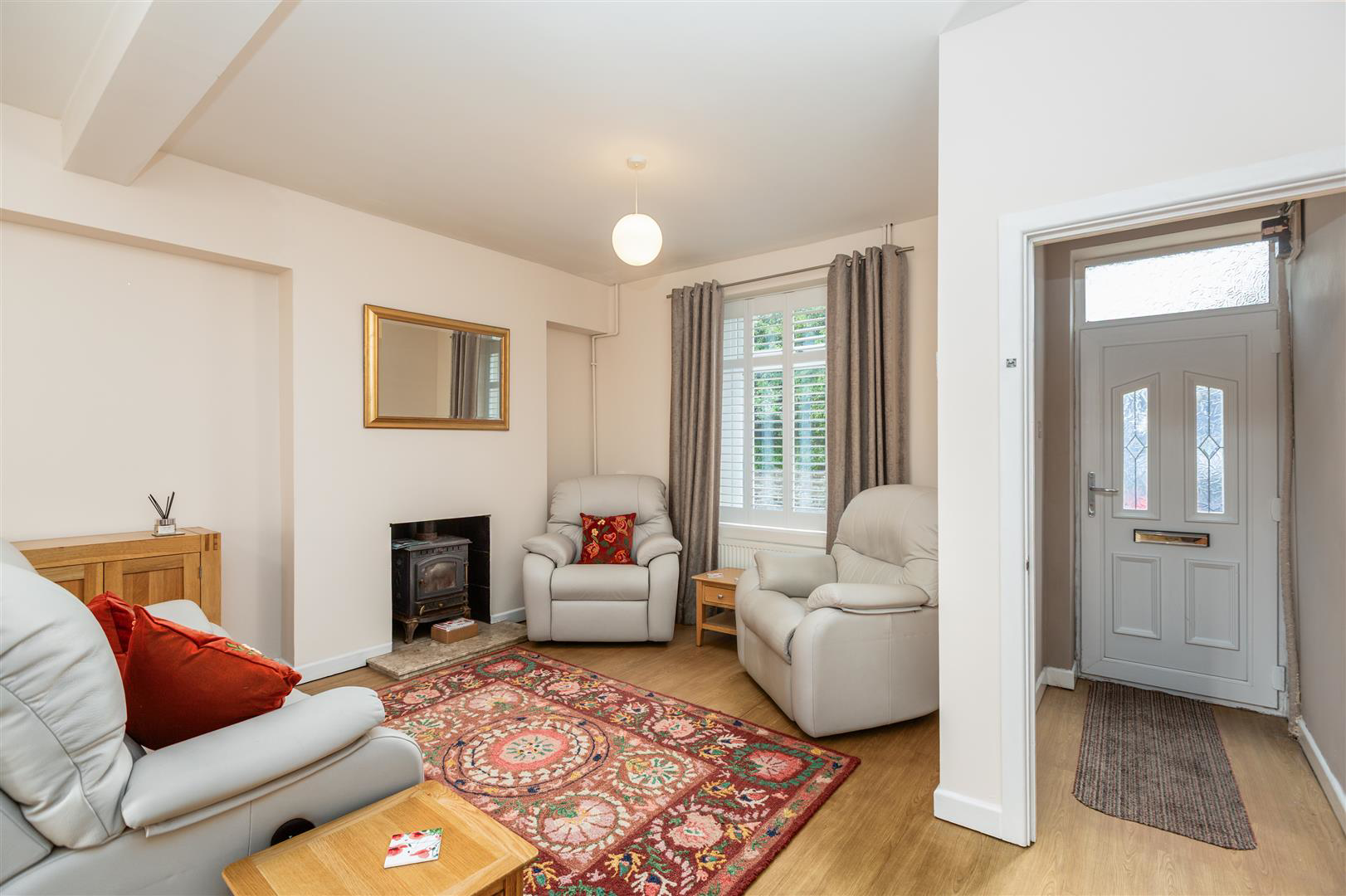 LIVING / DINING ROOM