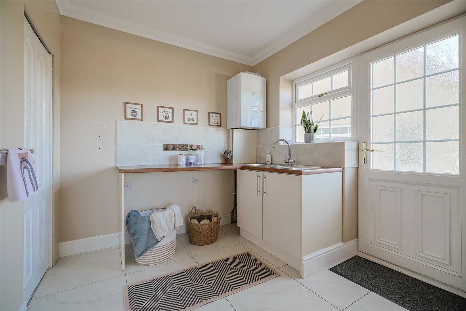 6 Clos Y Parc, Five Roads, Llanelli, photo 12