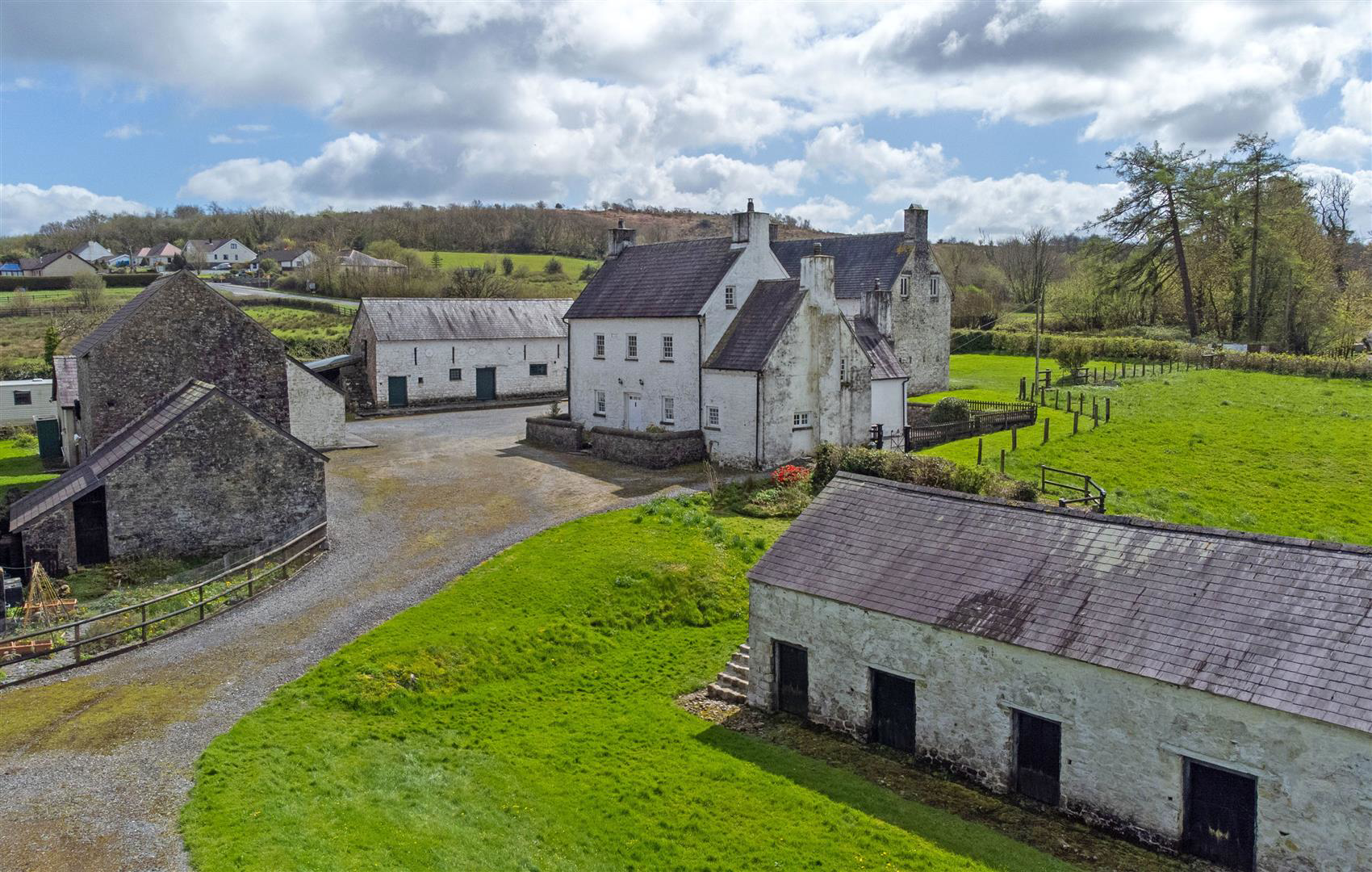 Heol Ddu Farm, Cefneithin, Llanelli, photo 2