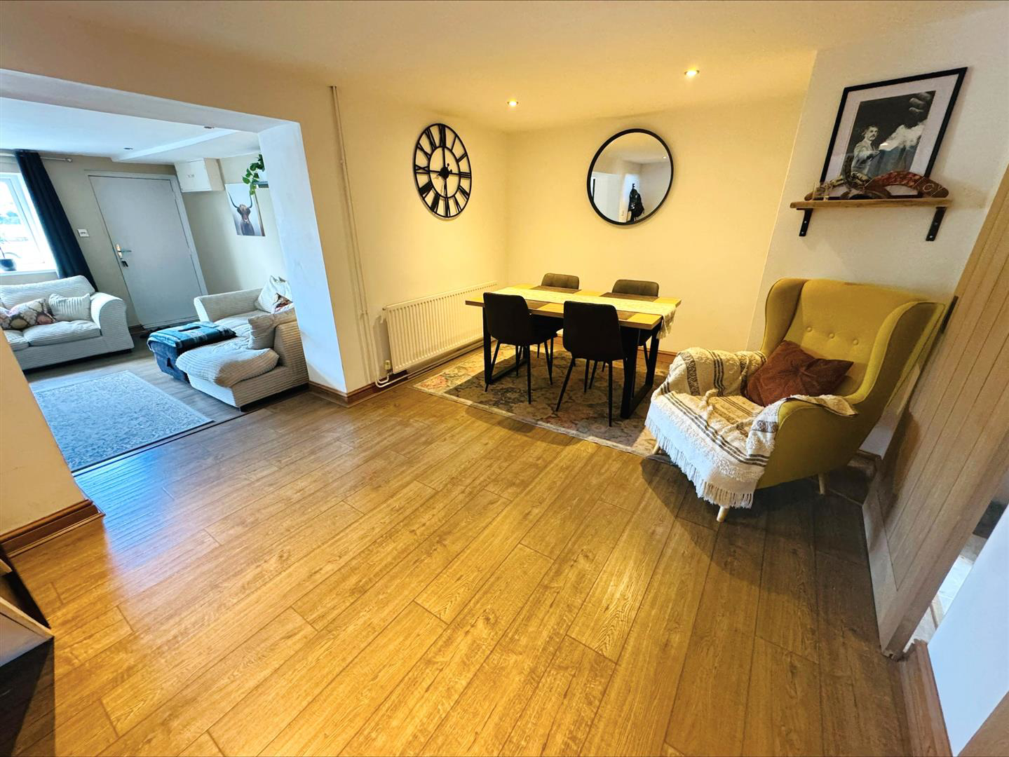 Globe Row, Llanelli, photo 7