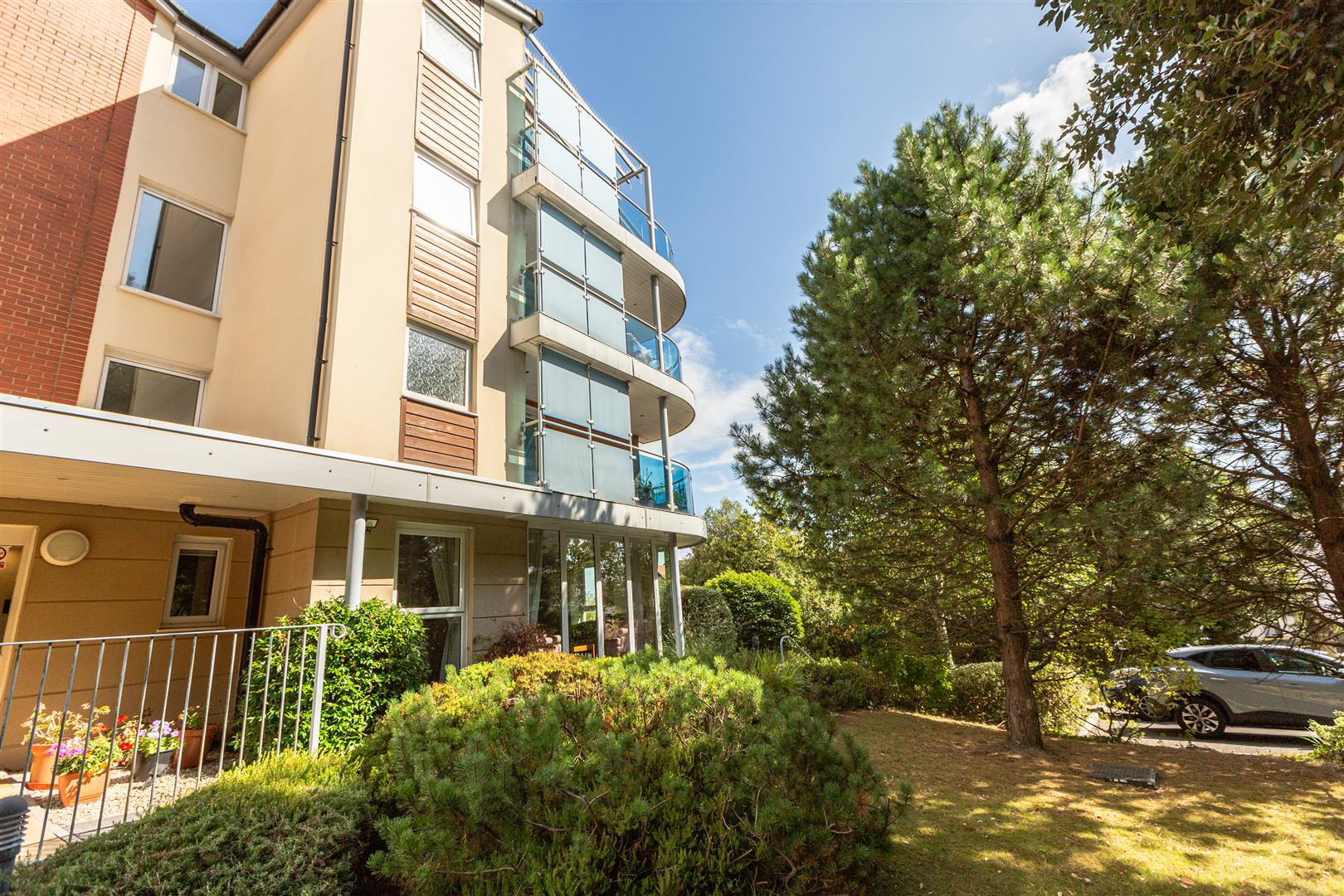 Pantygwydr Court, Sketty Road, Swansea, photo 22