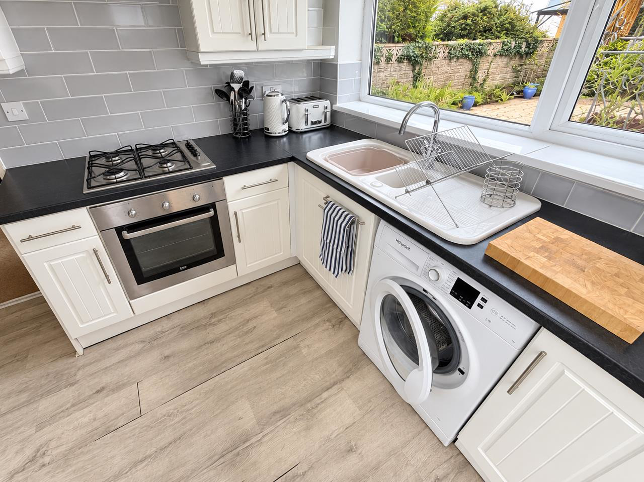 Mabon Close, Gorseinon, Swansea, photo 19