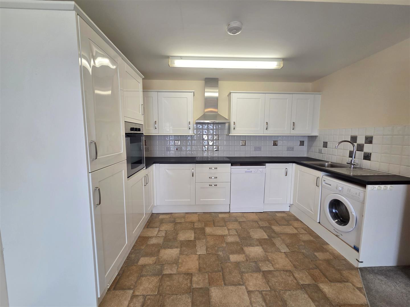 Mariners Court, Lamberts Road Marina, Swansea, photo 3