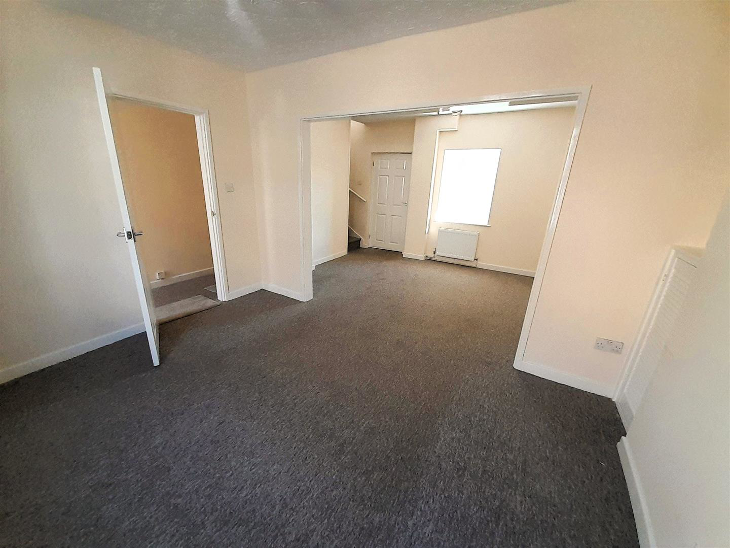 Prospect Place, Llanelli, photo 5