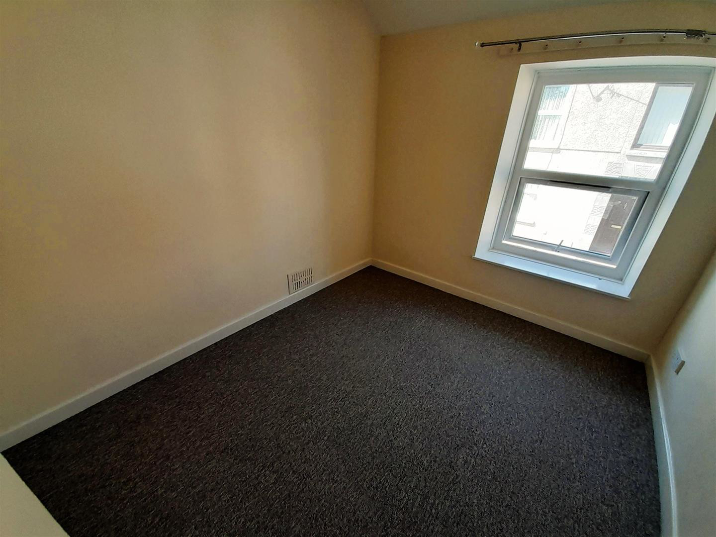 Prospect Place, Llanelli, photo 7