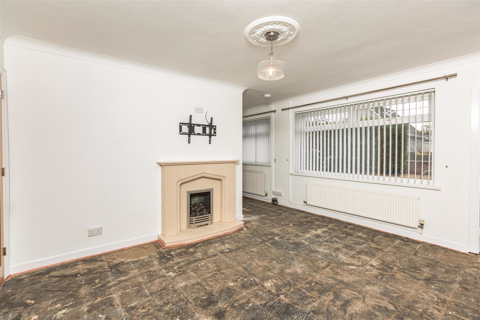 Redwood Close, Neath, photo 2