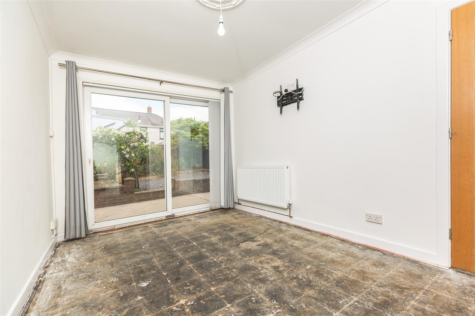 Redwood Close, Neath, photo 9