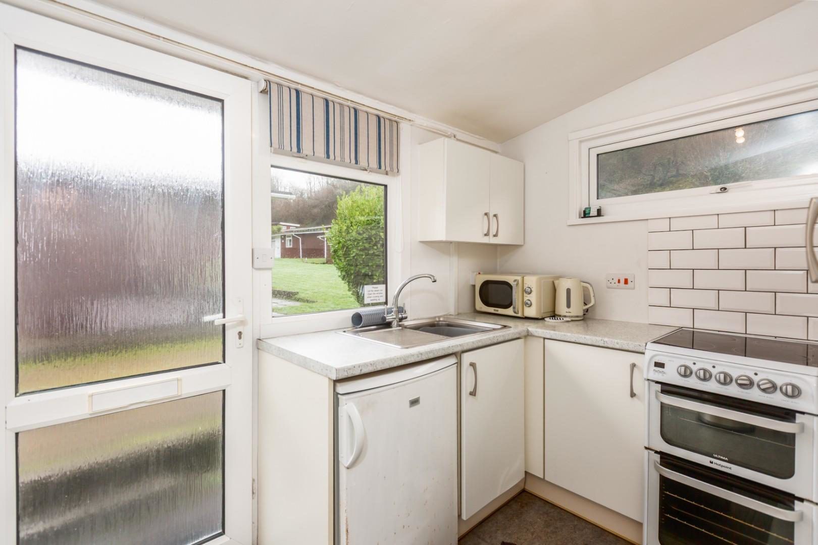 Summercliff Chalets, Caswell, Caswell bay, Swansea, photo 7