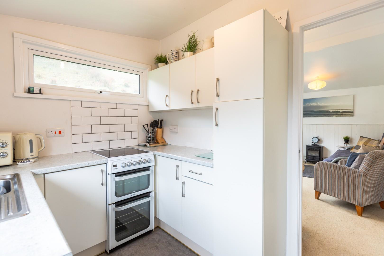 Summercliff Chalets, Caswell, Caswell bay, Swansea, photo 6