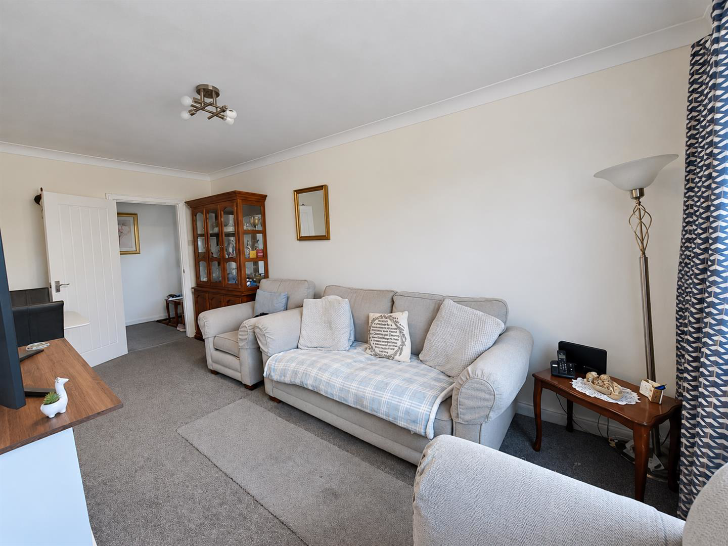 Wellfield Close, Gorseinon, Swansea, photo 2