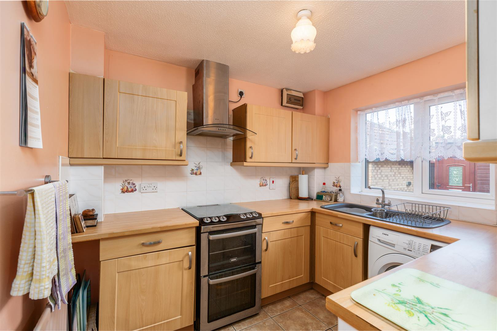 Nightingale Court, Llanelli, photo 3