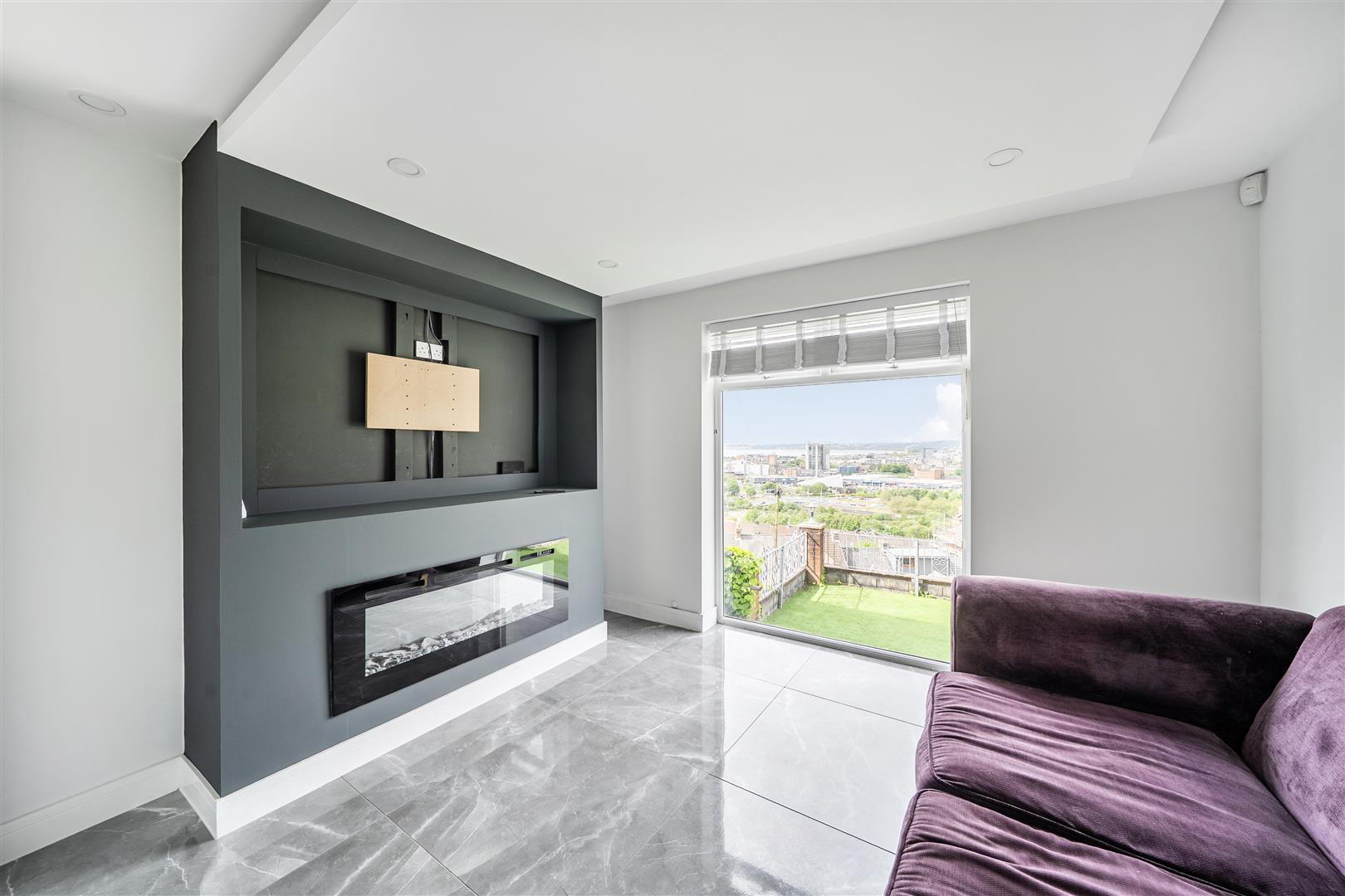 Beaumont Crescent, St. Thomas, Swansea, photo 2