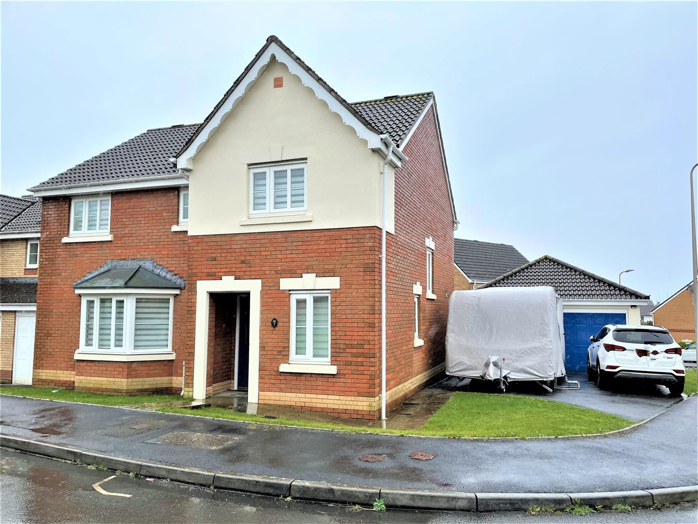 Clos Bryn Haul, Llwynhendy, Llanelli