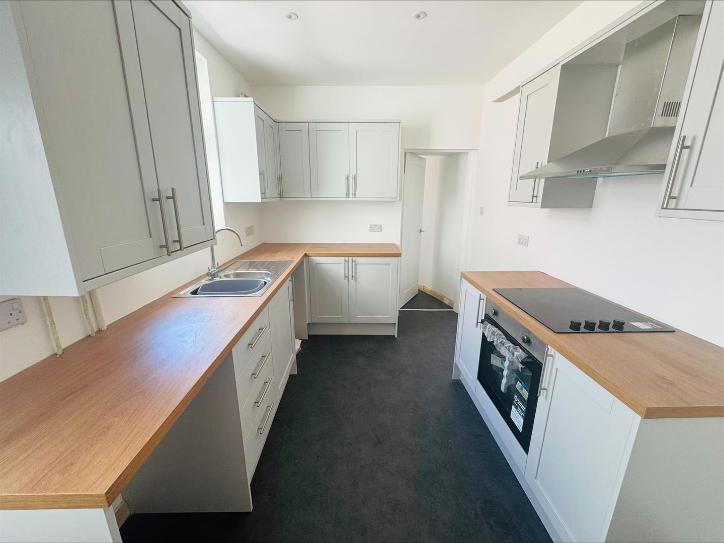 Pembrey Road, Llanelli, photo 7