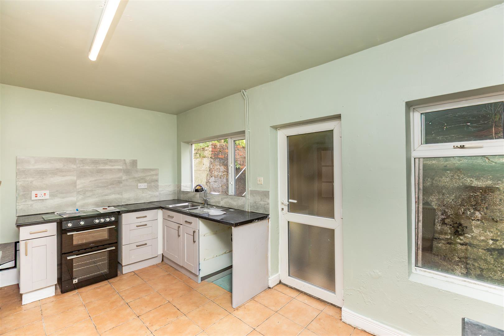Wallace Road, St. Thomas, Swansea, photo 15