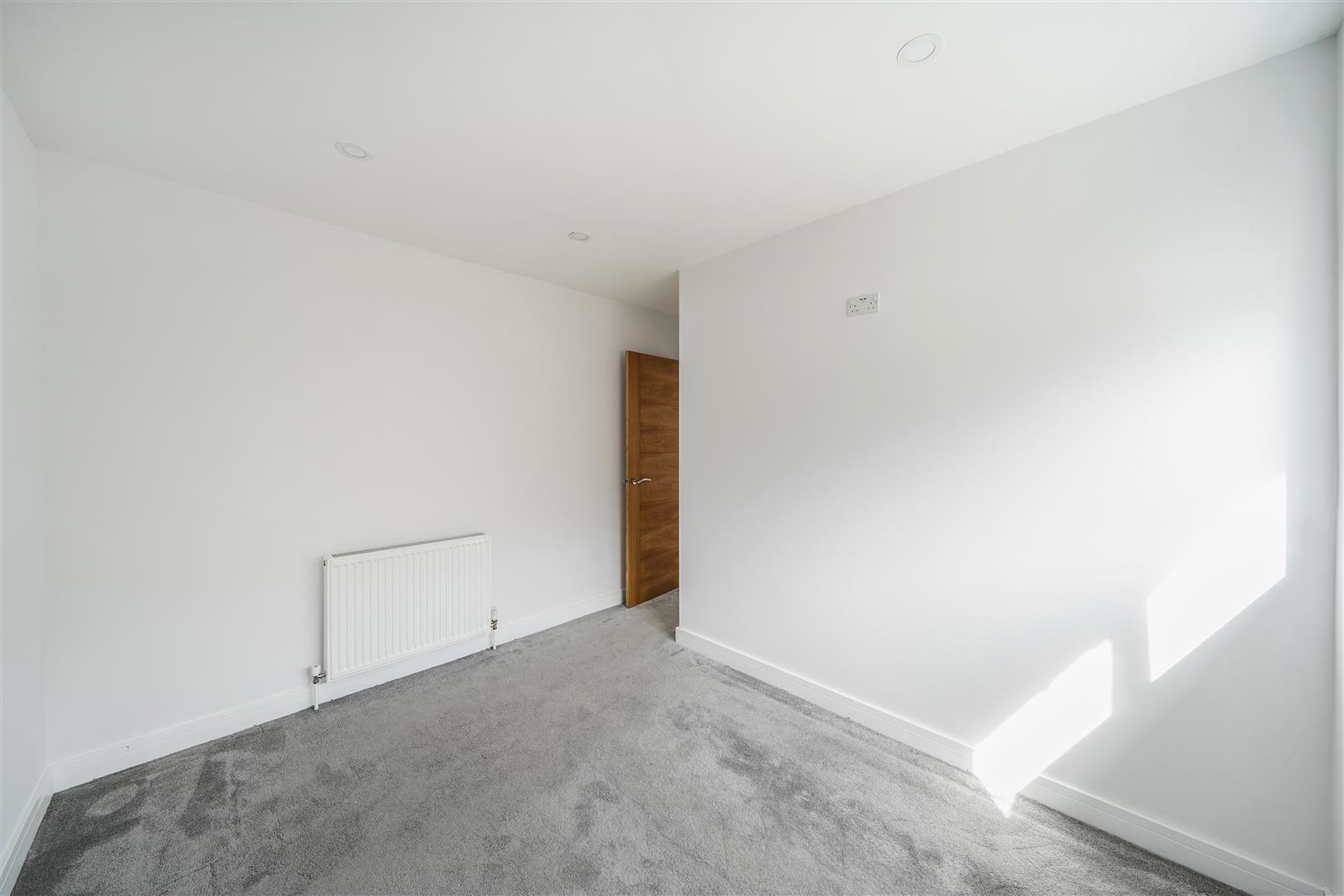 Beaumont Crescent, St. Thomas, Swansea, photo 43
