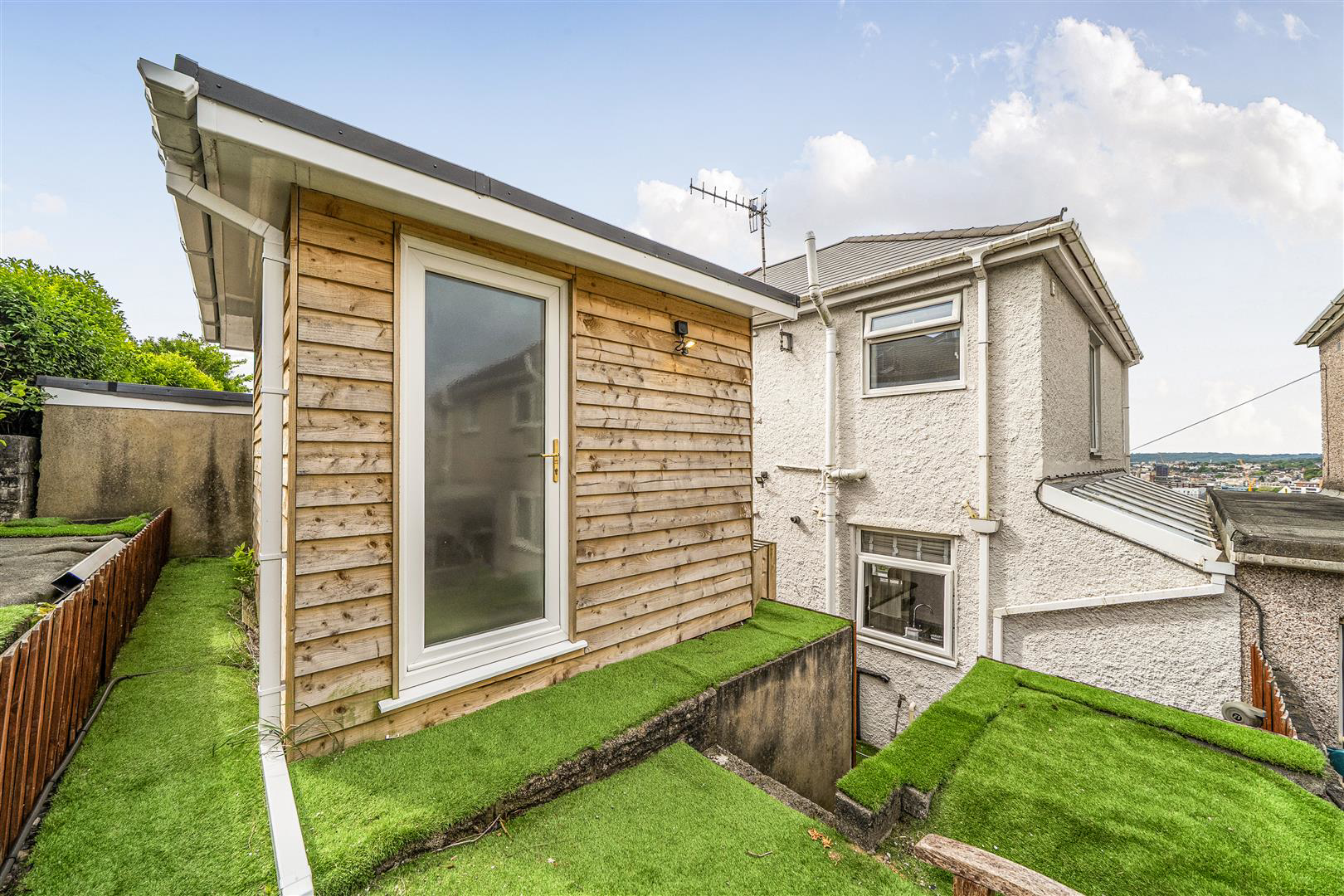 Beaumont Crescent, St. Thomas, Swansea, photo 11