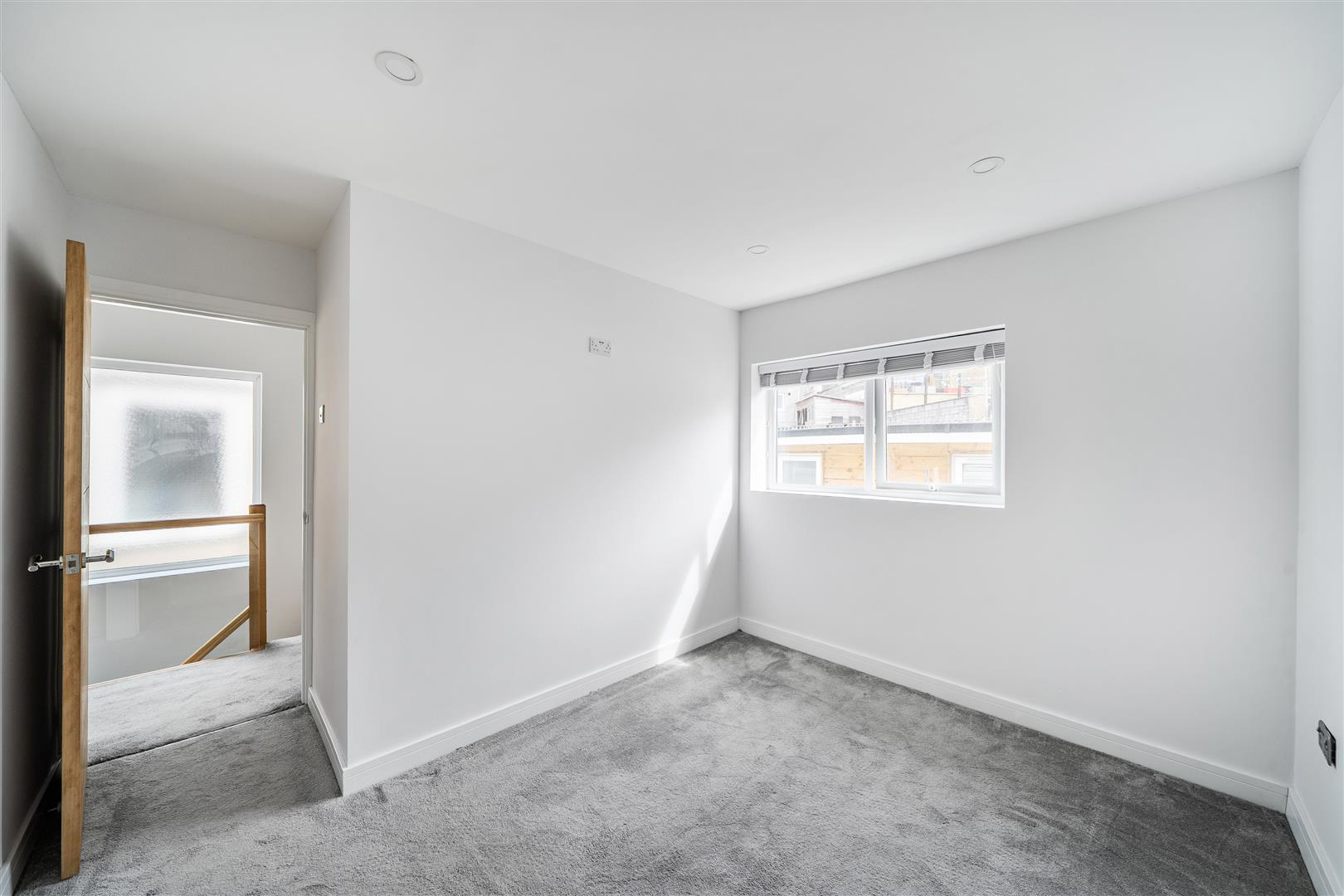 Beaumont Crescent, St. Thomas, Swansea, photo 9