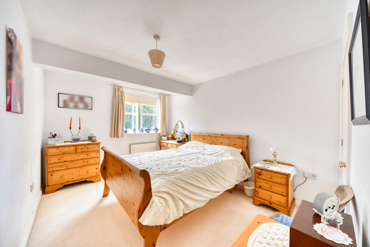 Vicarage Lane, Swindon, SN6, photo 6