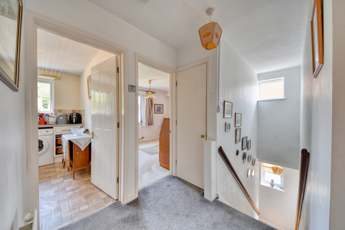 Vicarage Lane, Swindon, SN6, photo 9