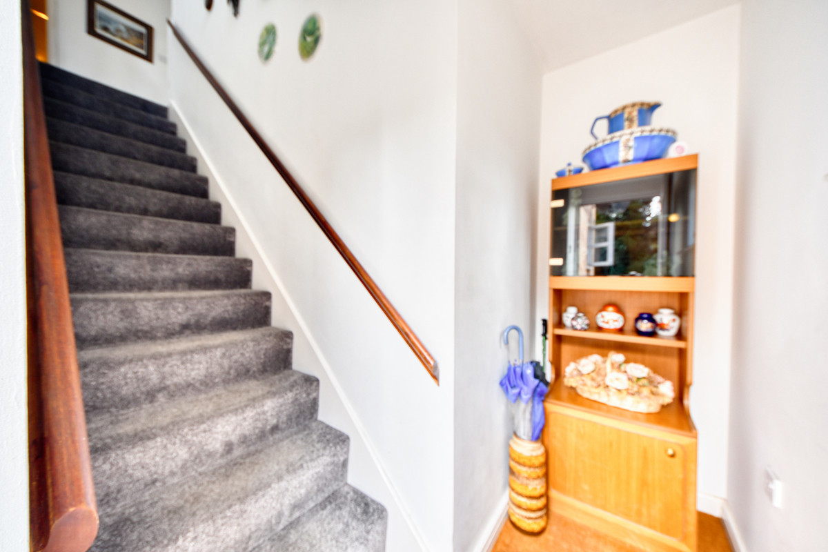 Vicarage Lane, Swindon, SN6, photo 10