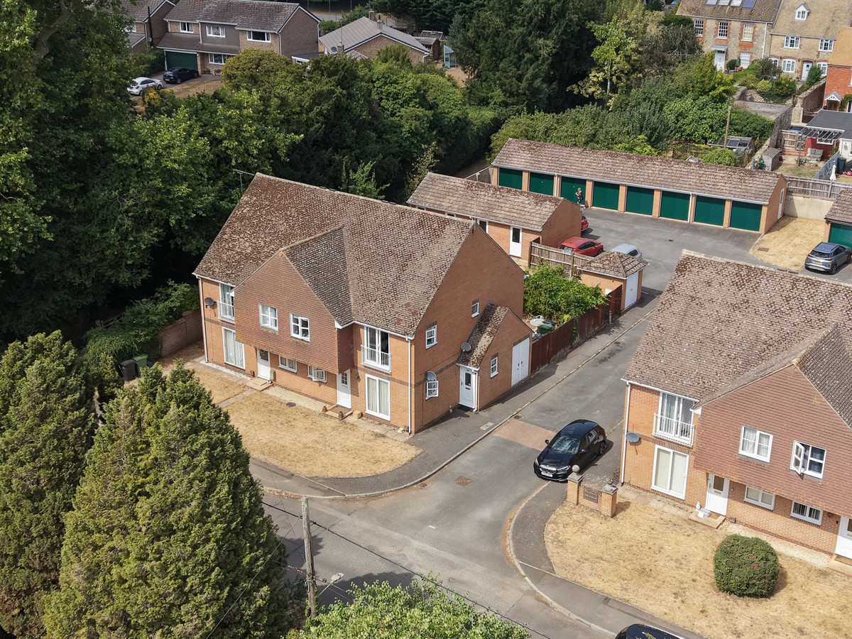 Vicarage Lane, Swindon, SN6, photo 11