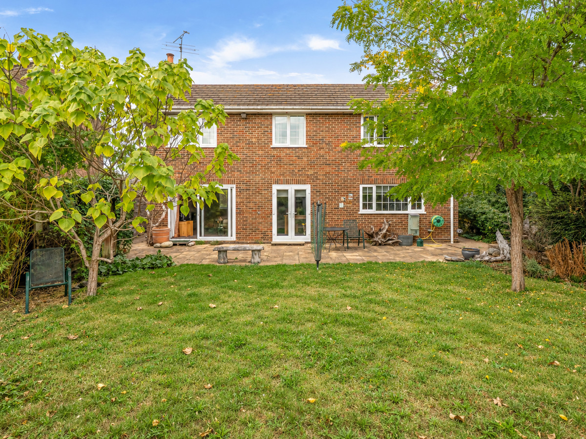 Hulfords Lane, Hartley Wintney, RG27, photo 20