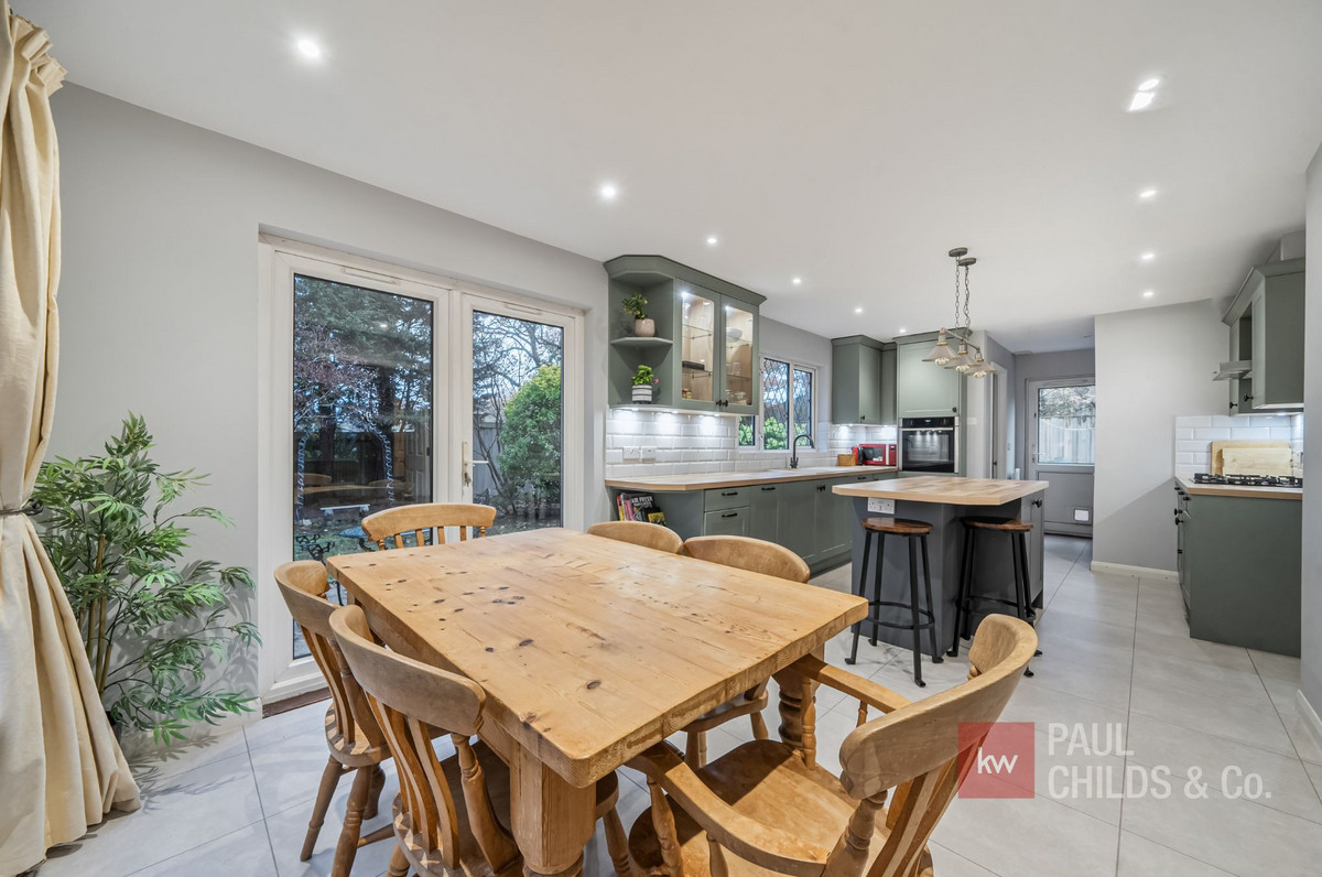 Butler Road, Bagshot, GU19, photo 5