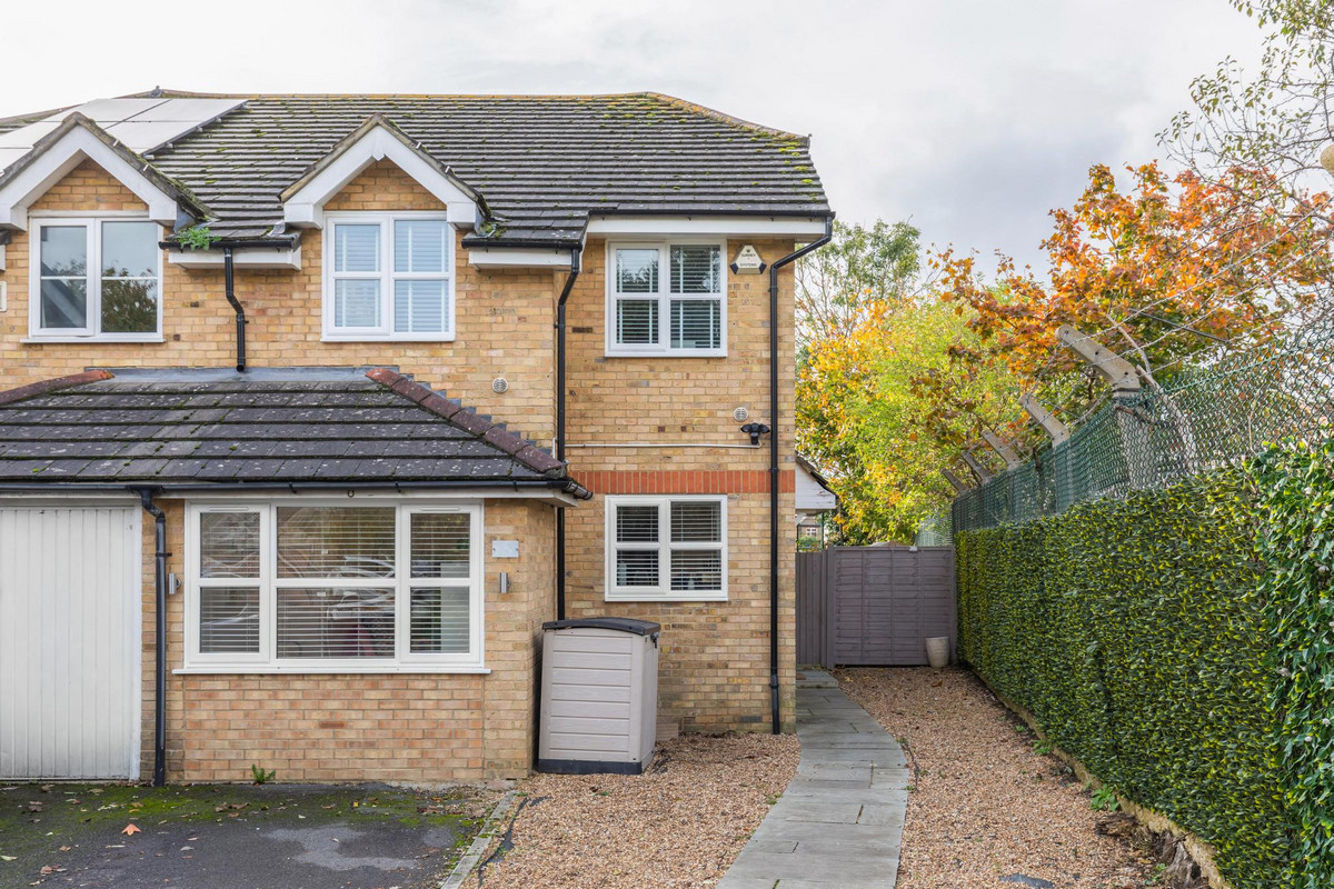 Princes Mews, Hounslow, TW3
