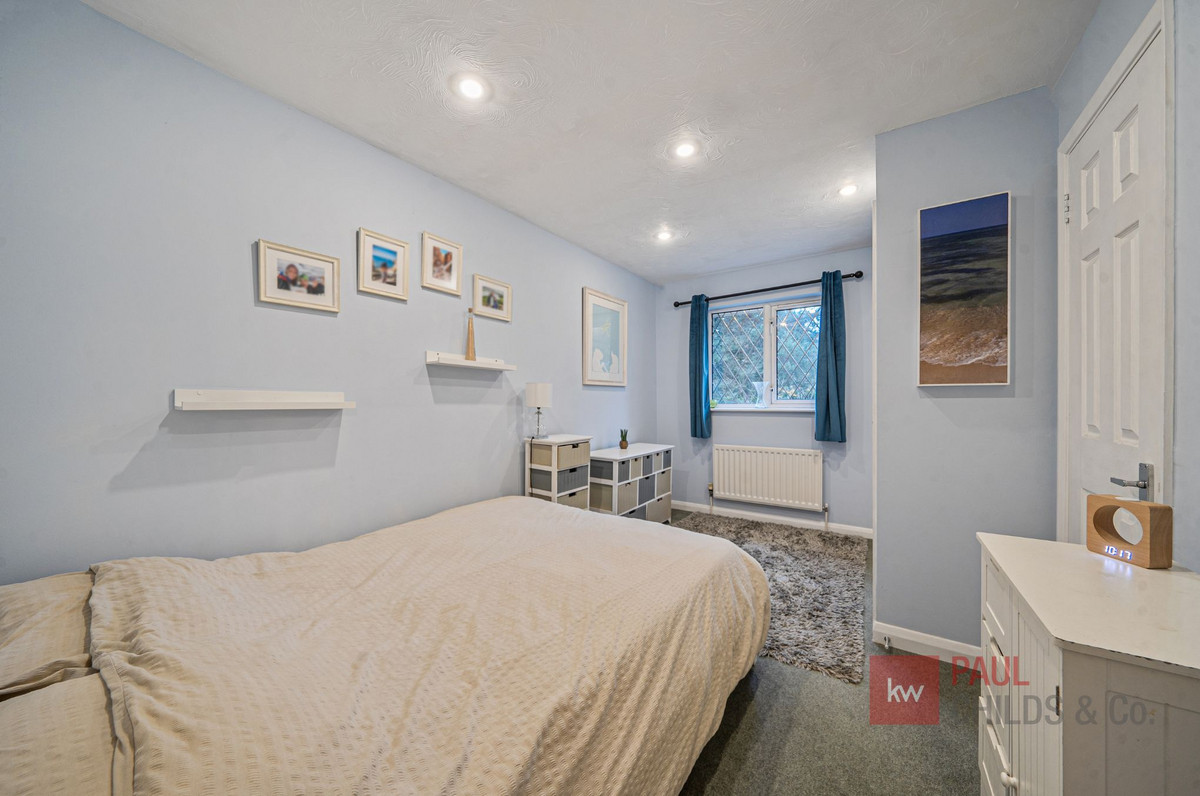 Butler Road, Bagshot, GU19, photo 9