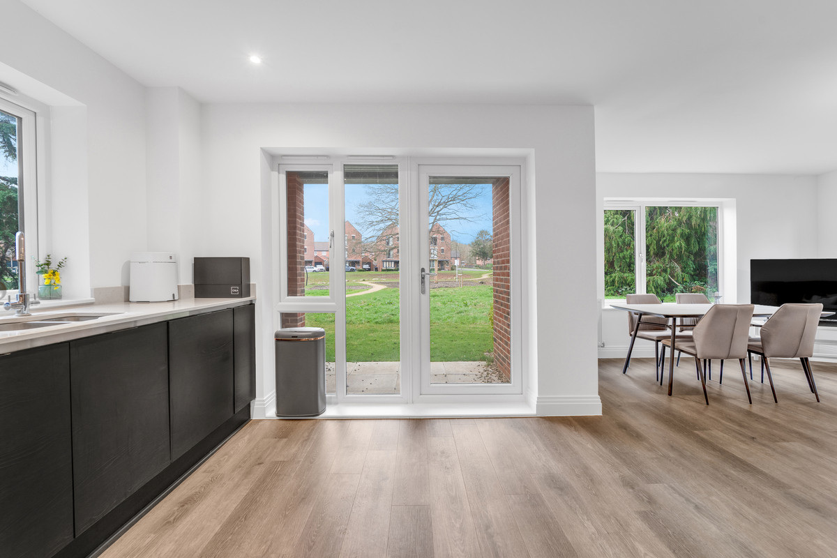 Garrett Crescent, Ottershaw, Chertsey, KT16, photo 5
