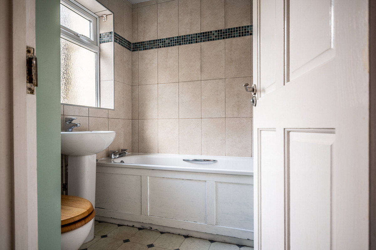 Follett Road, Topsham, EX3, photo 9