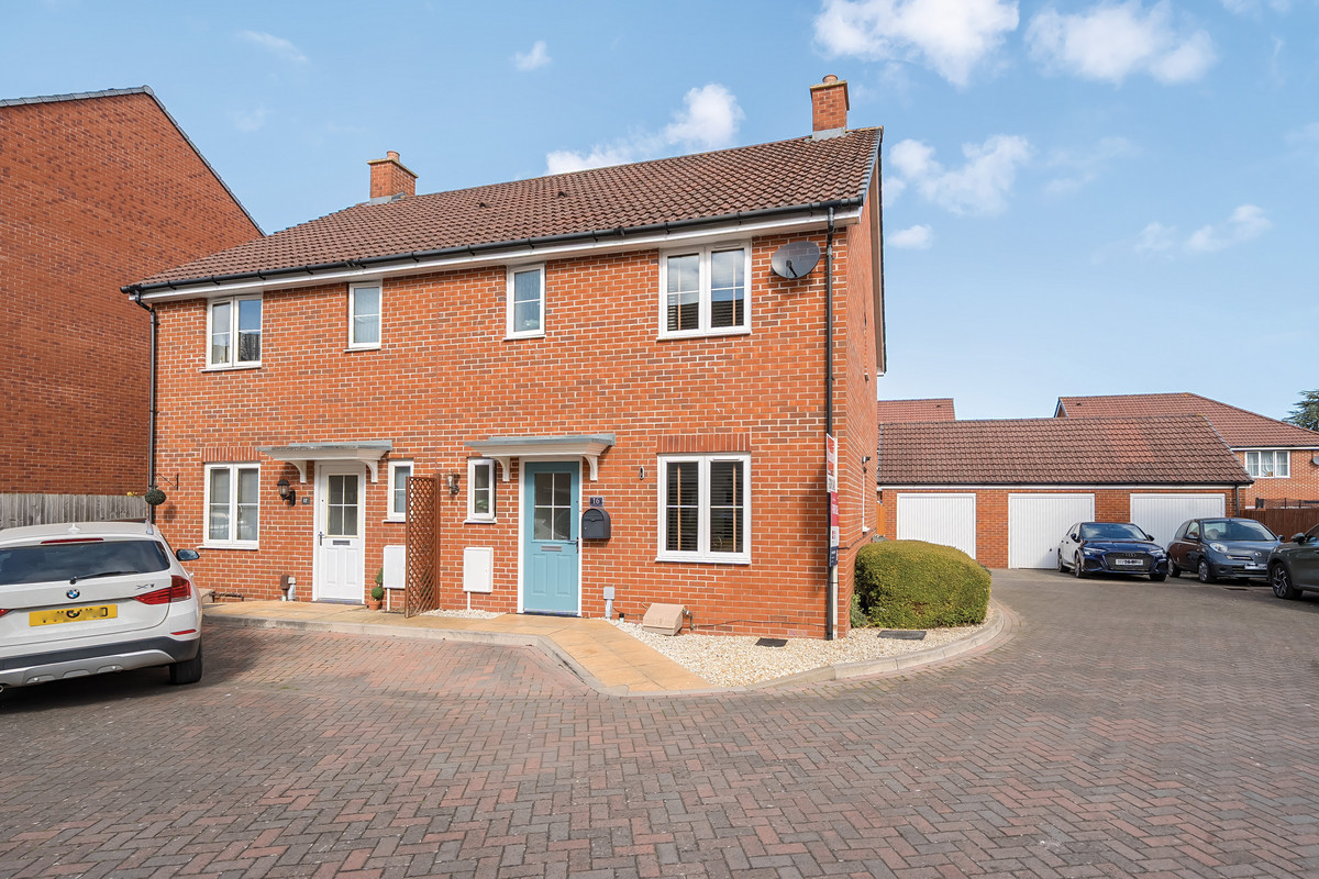 Blue Cedar Close, Yate, BS37