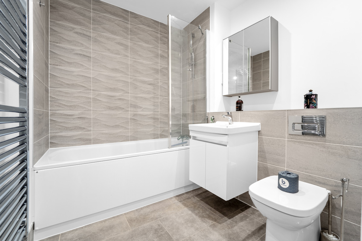 Garrett Crescent, Ottershaw, Chertsey, KT16, photo 12