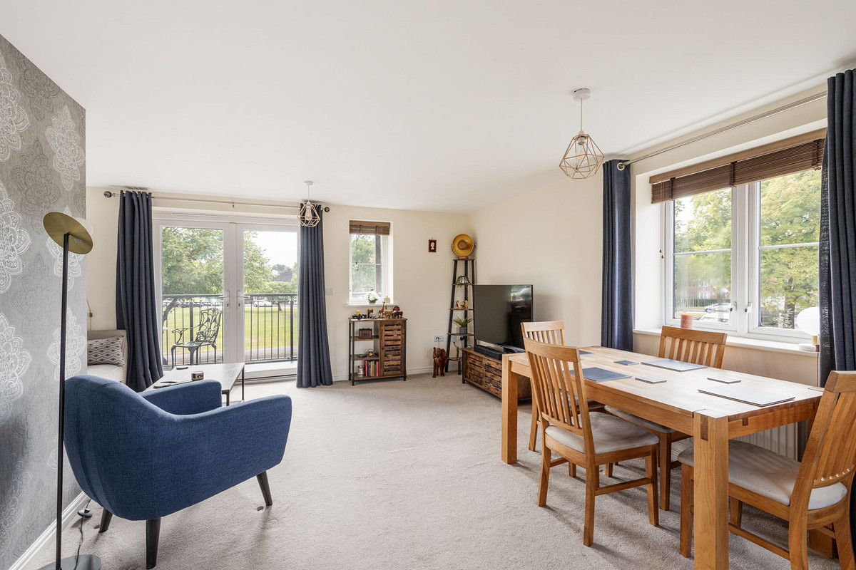 Albermarle House, Bernwelle Avenue, Romford, RM3, photo 2