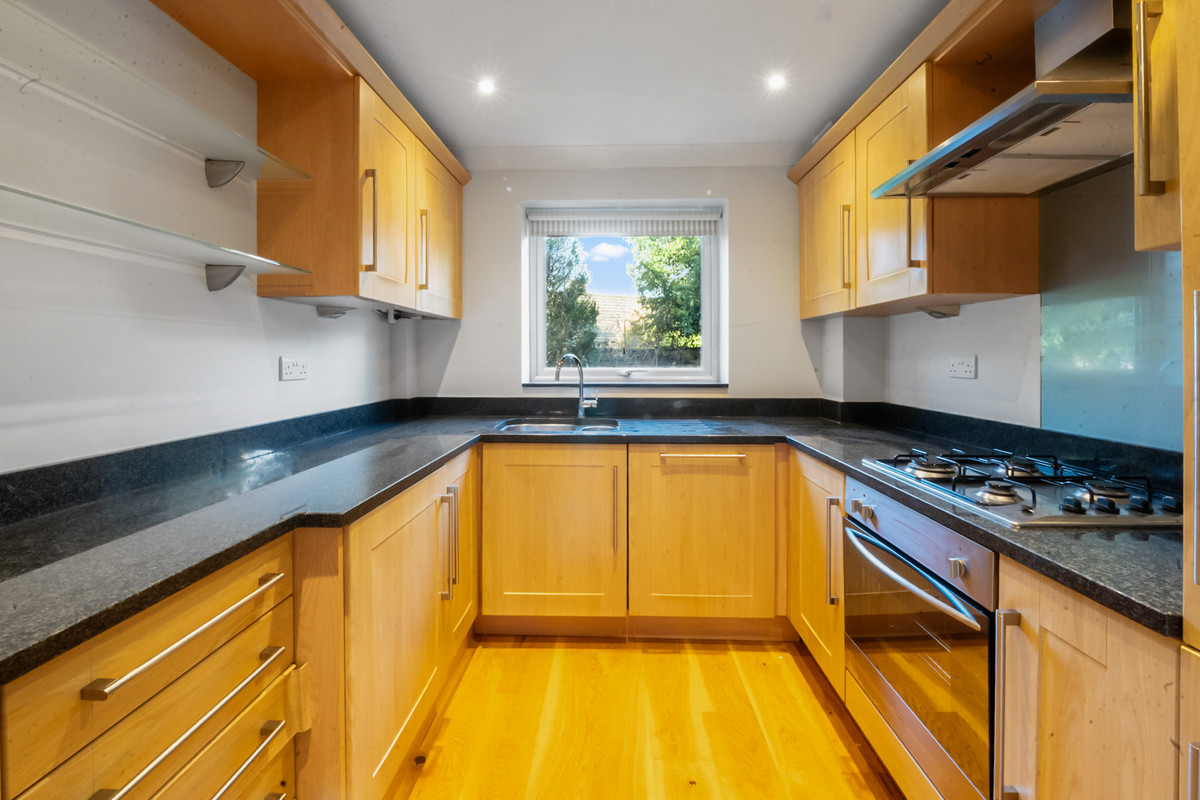 Lawn Close, Datchet, SL3, photo 7