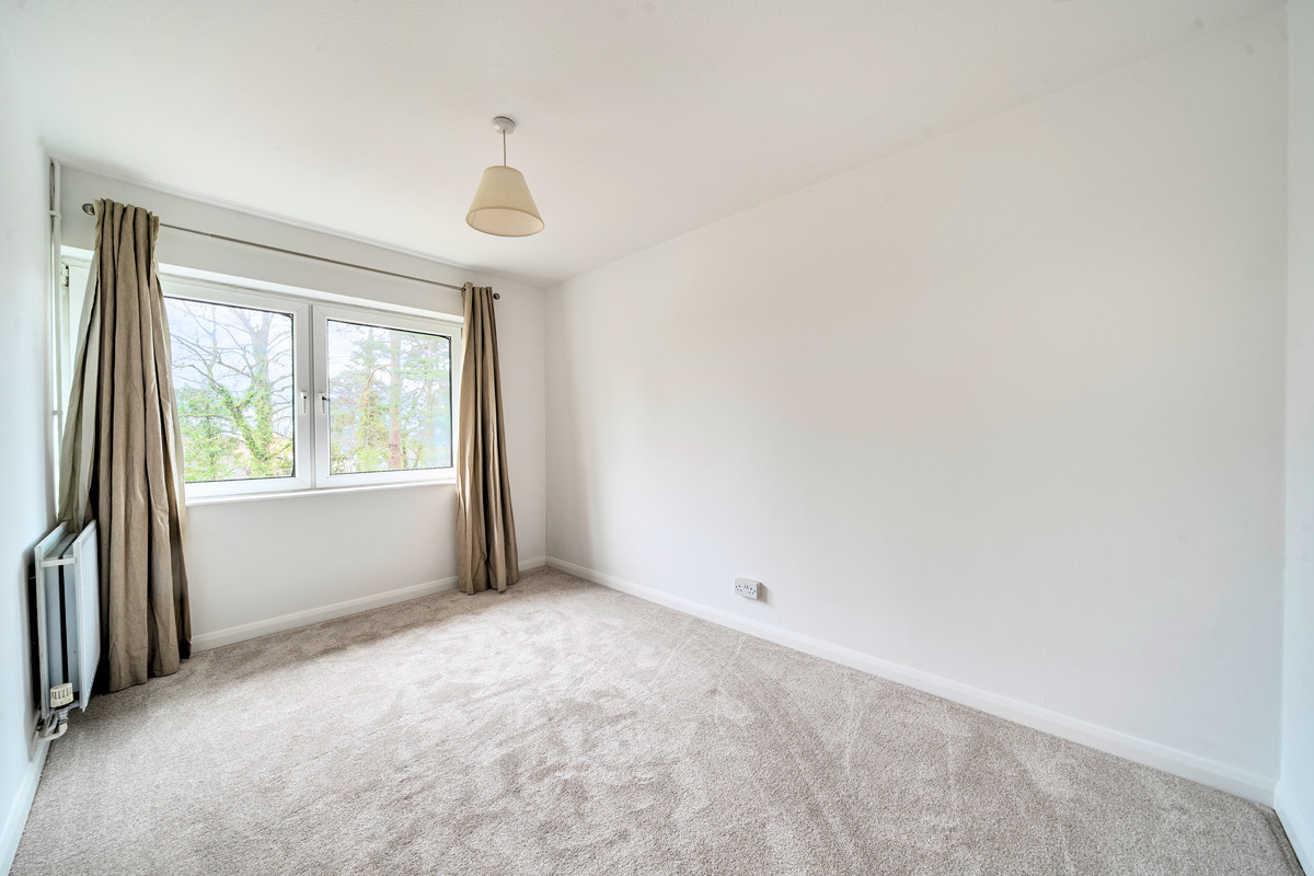 Hillbrook Gardens, Weybridge, KT13, photo 8