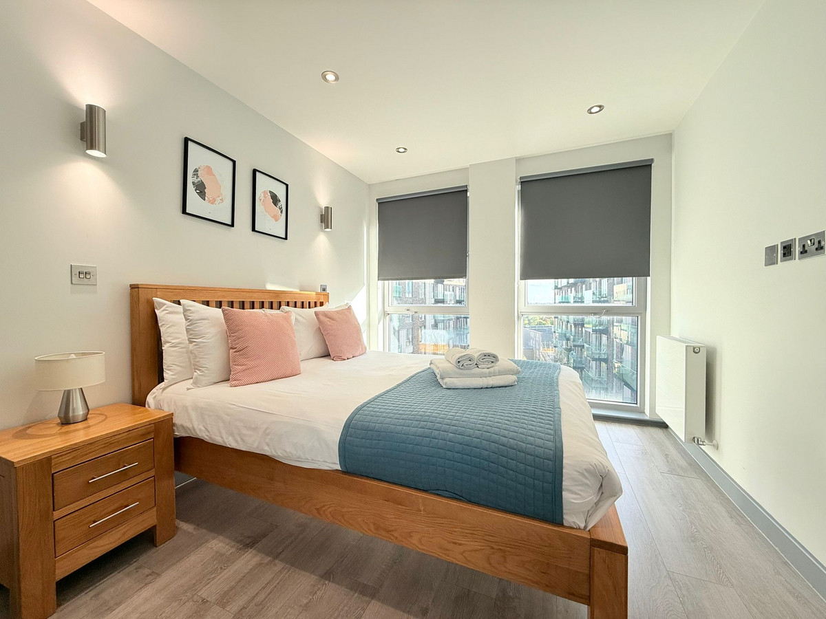 High Road, Wembley, HA9, photo 6
