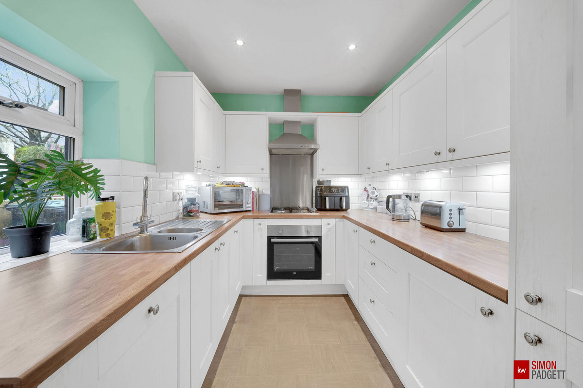 Keighley Road, Colne, BB8, photo 4