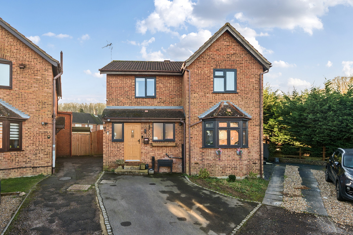 Gosforth Path, Watford, WD19