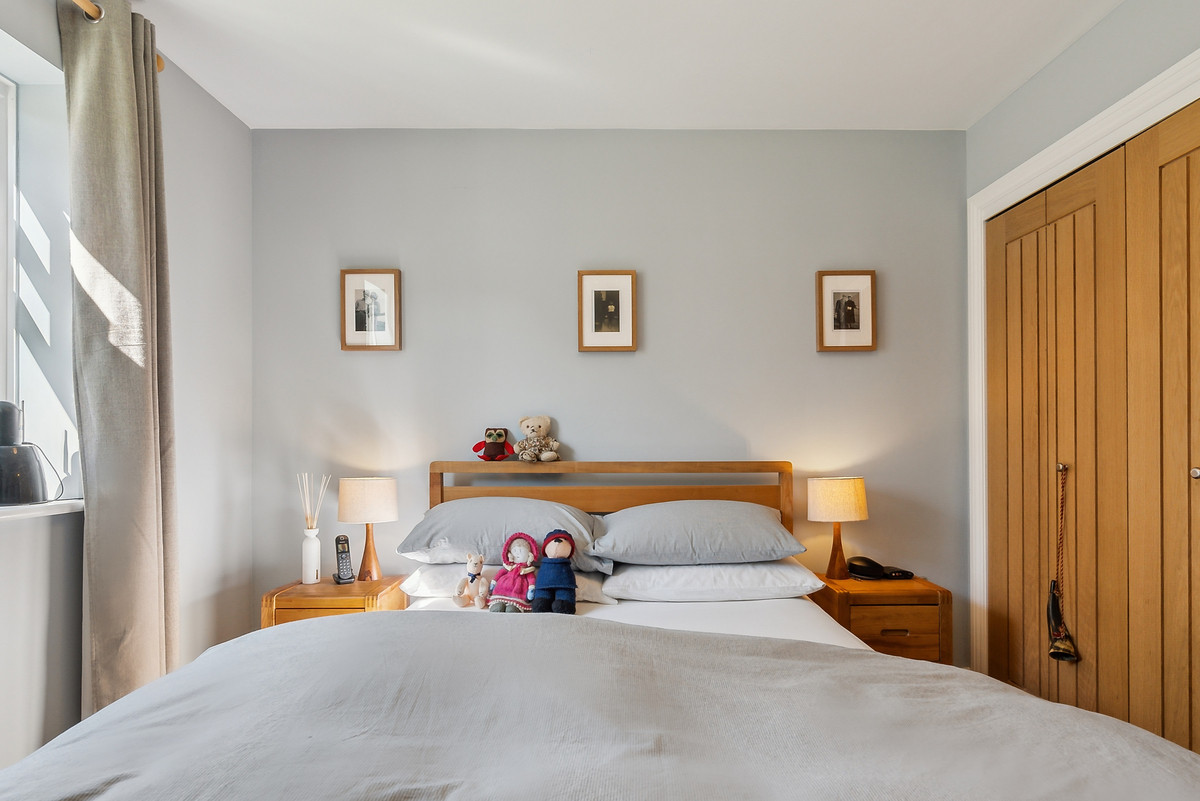 Cedar Court Heathlands Close, Sunbury-on-Thames, TW16, photo 5